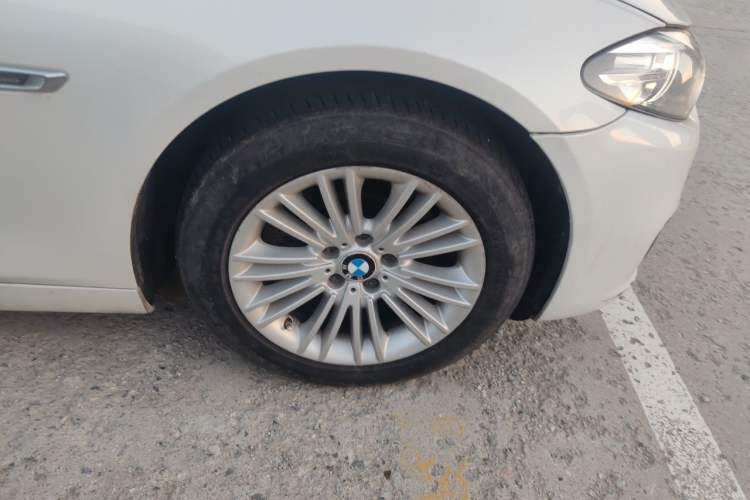 Used BMW 5 Series 2014 525Li Leading Model Right Front Wheel Hub