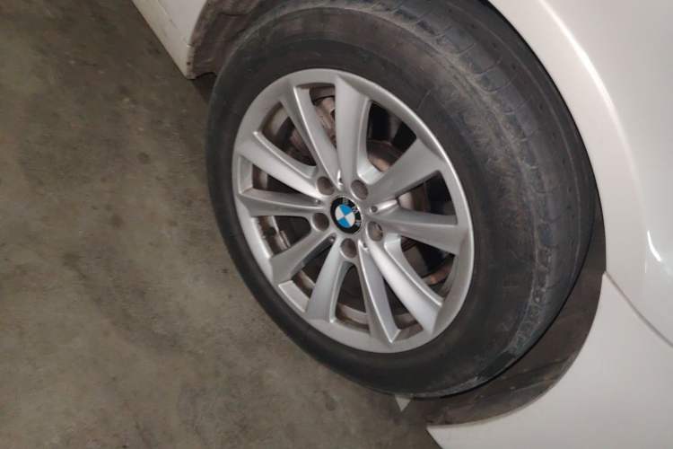 Used BMW 5 Series 2014 520i Elegant Edition Right Front Wheel Hub