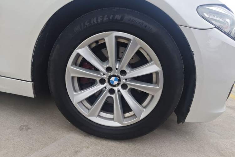 Used BMW 5 Series 2014 520i Elegant Edition Right Front Wheel Hub