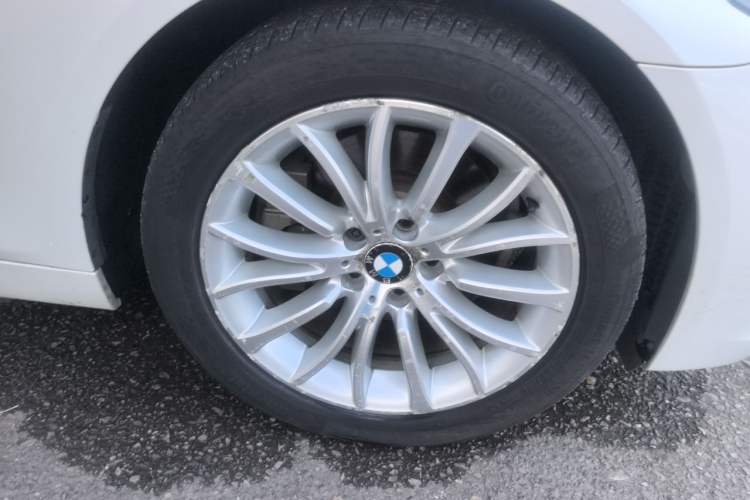 Used BMW 5 Series 2014 525Li Luxury Design Package Right Front Wheel Hub