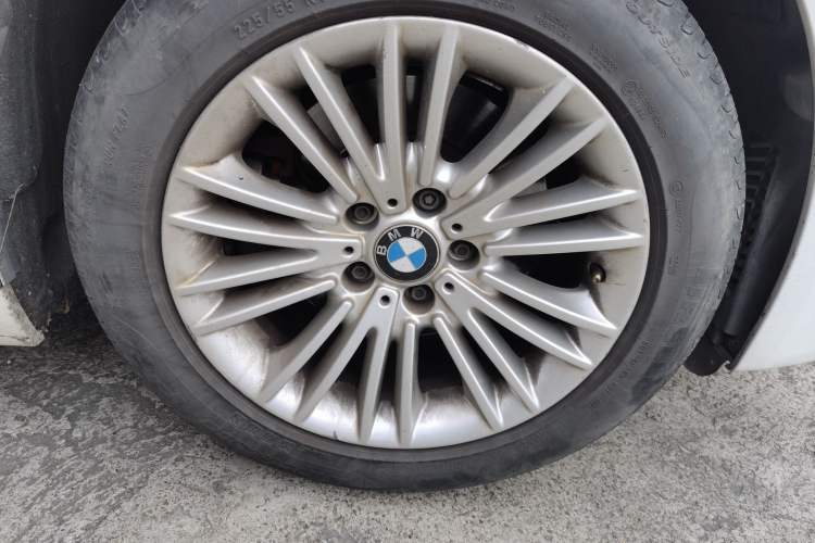 Used BMW 5 Series 2014 525Li Leading Model Right Front Wheel Hub