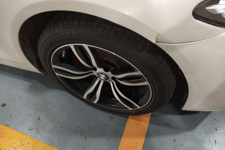 Used BMW 5 Series 2014 525Li Luxury Design Package Right Front Wheel Hub