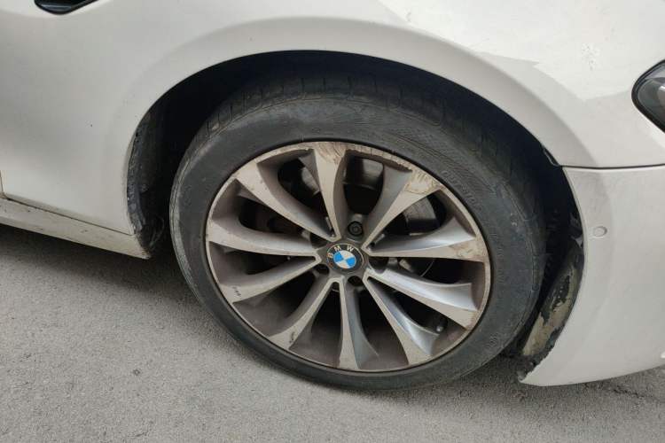 Used BMW 5 Series 2014 520Li Elegant Model Right Front Wheel Hub