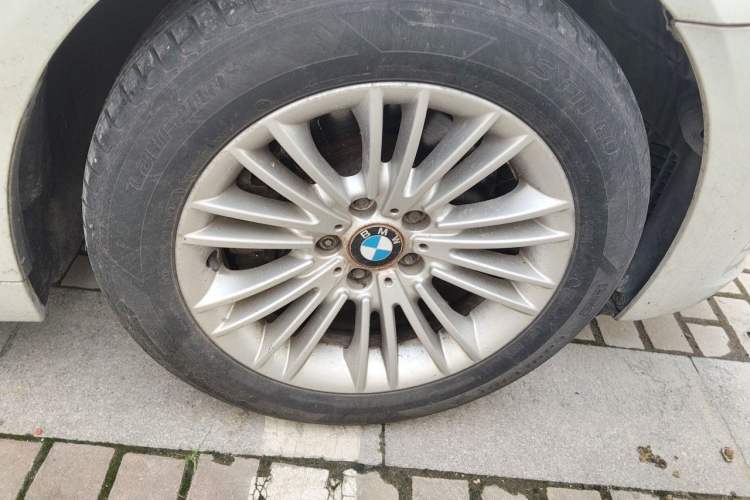 Used BMW 5 Series 2014 525Li Leading Model Right Front Wheel Hub