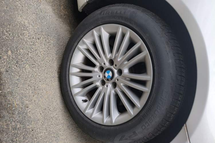 Used BMW 5 Series 2014 525Li Leading Model Right Front Wheel Hub