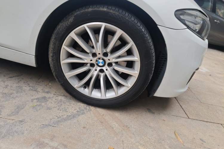 Used BMW 5 Series 2014 525Li Luxury Design Package Right Front Wheel Hub