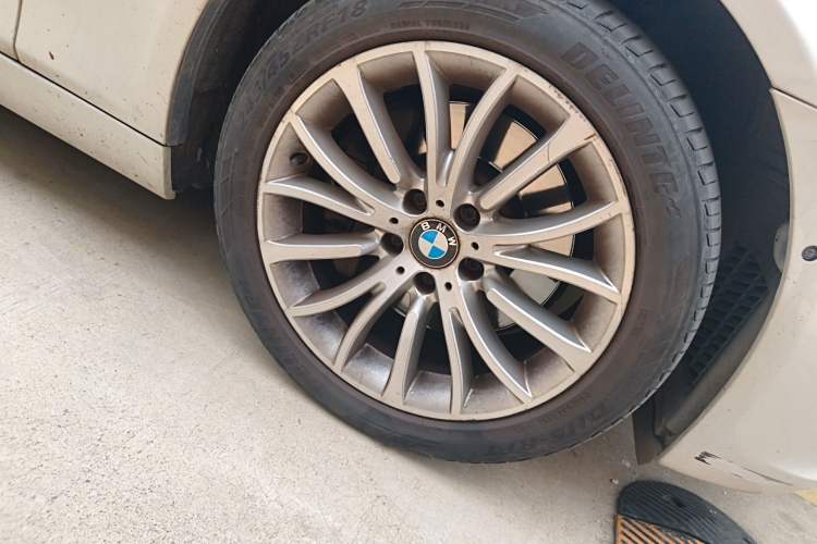 Used BMW 5 Series 2014 535i Design Package Model Right Front Wheel Hub
