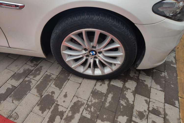 Used BMW 5 Series 2014 525Li Luxury Design Package Right Front Wheel Hub