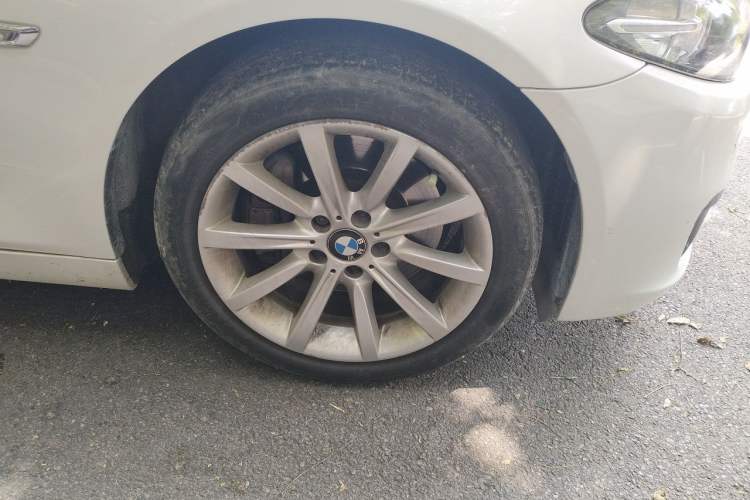 Used BMW 5 Series 2014 535Li Leading Model Right Front Wheel Hub
