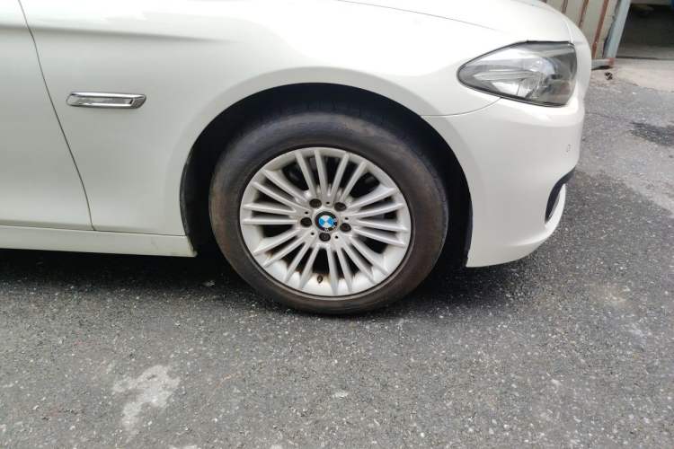 Used BMW 5 Series 2014 525Li Leading Model Right Front Wheel Hub