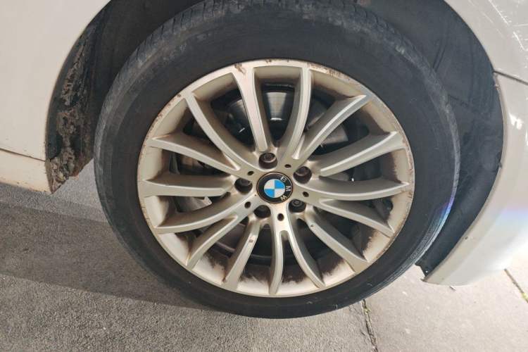 Used BMW 5 Series 2014 525Li Luxury Design Package Right Front Wheel Hub