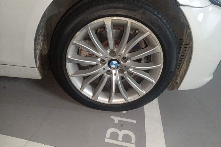 Used BMW 5 Series 2014 525Li Luxury Design Package Right Front Wheel Hub