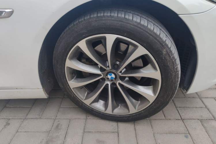 Used BMW 5 Series 2014 525Li Luxury Design Package Right Front Wheel Hub