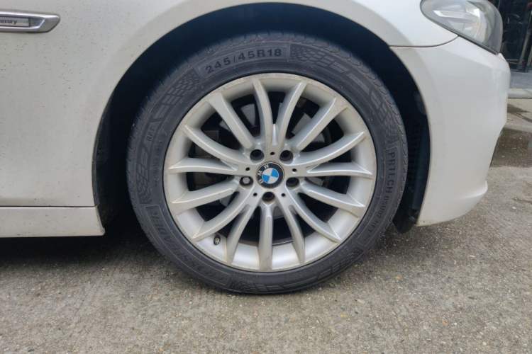 Used BMW 5 Series 2014 525Li Luxury Design Package Right Front Wheel Hub