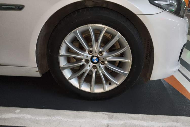 Used BMW 5 Series 2014 525Li Luxury Design Package Right Front Wheel Hub