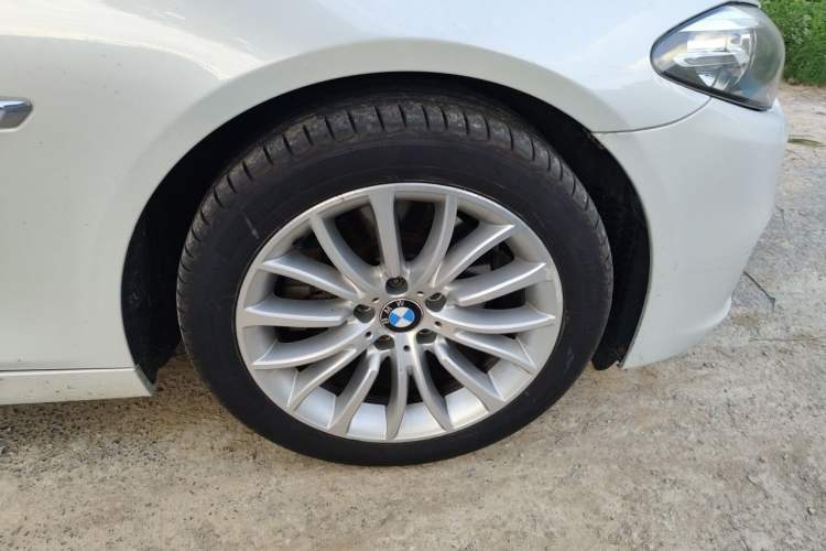 Used BMW 5 Series 2014 525Li Luxury Design Package Right Front Wheel Hub