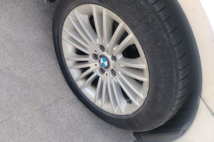 Used BMW 5 Series 2014 525Li Leading Model Right Front Wheel Hub