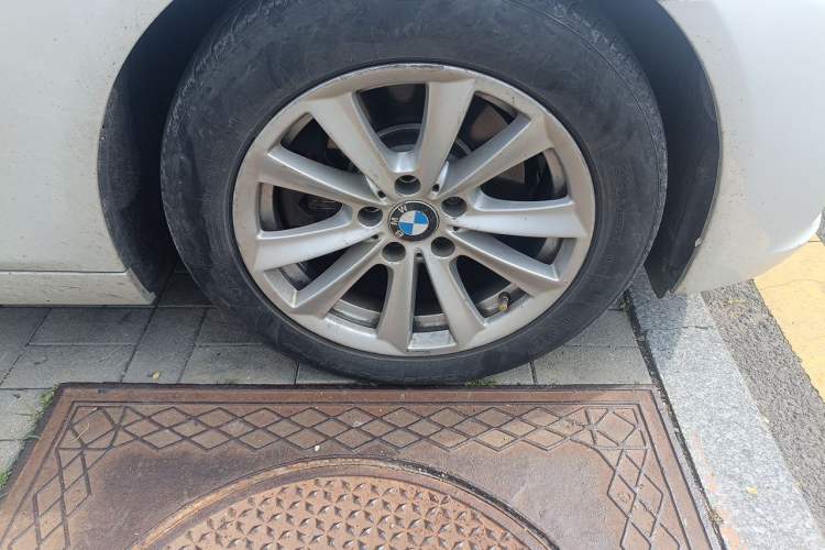 Used BMW 5 Series 2014 520i Elegant Edition Right Front Wheel Hub