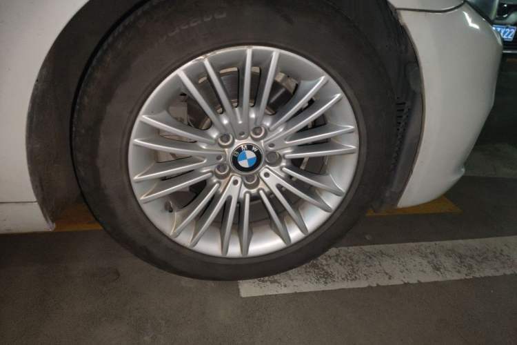 Used BMW 5 Series 2014 525Li Leading Model Right Front Wheel Hub