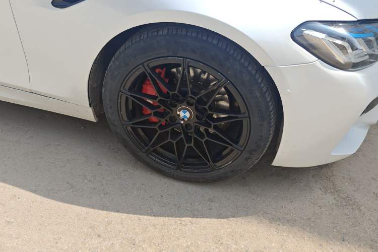 Used BMW 5 Series 2014 520Li Elegant Model Right Front Wheel Hub