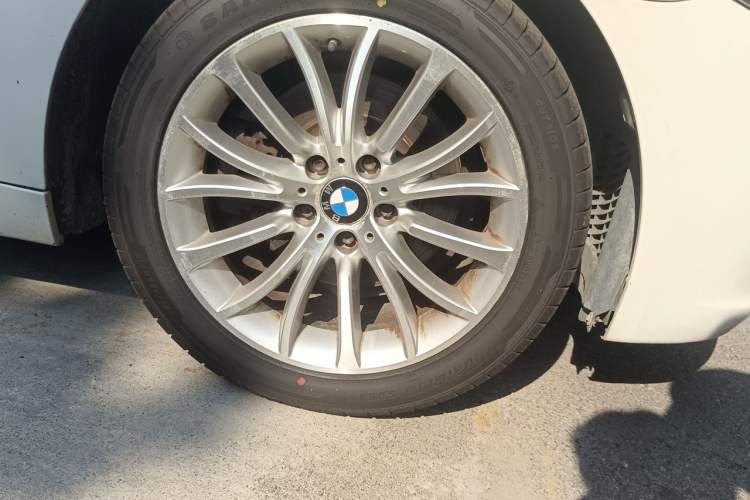 Used BMW 5 Series 2014 525Li Luxury Design Package Right Front Wheel Hub