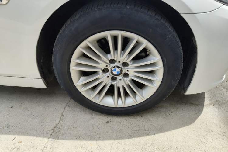 Used BMW 5 Series 2014 525Li Leading Model Right Front Wheel Hub