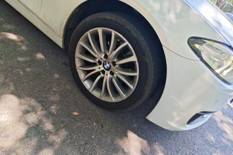 Used BMW 5 Series 2014 525Li Luxury Design Package Right Front Wheel Hub