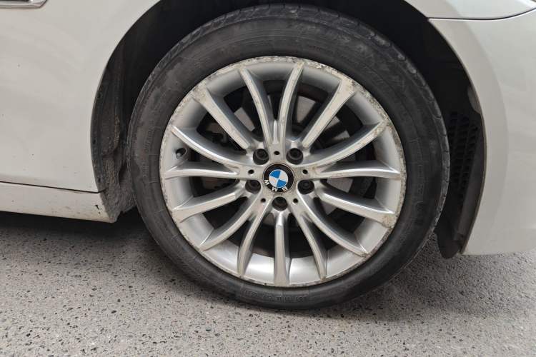 Used BMW 5 Series 2014 525Li Luxury Design Package Right Front Wheel Hub