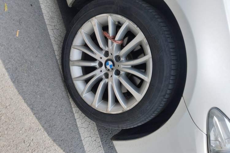 Used BMW 5 Series 2014 525Li Luxury Design Package Right Front Wheel Hub