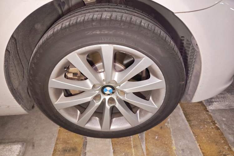 Used BMW 5 Series 2014 528Li Leading Model Right Front Wheel Hub