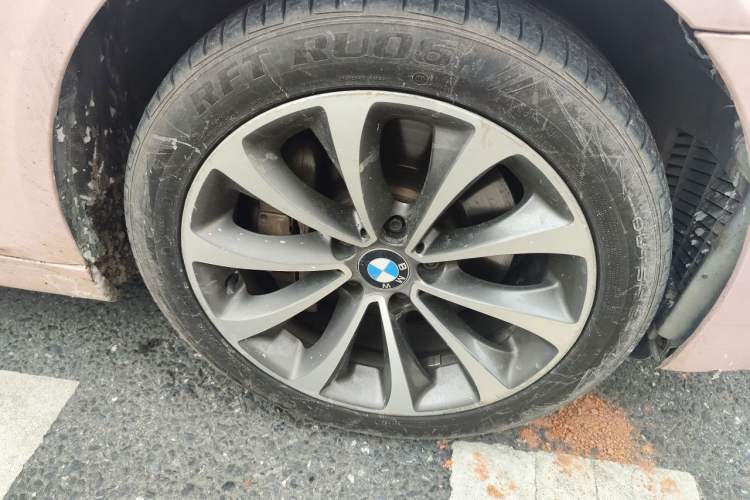 Used BMW 5 Series 2014 528Li Leading Model Right Front Wheel Hub
