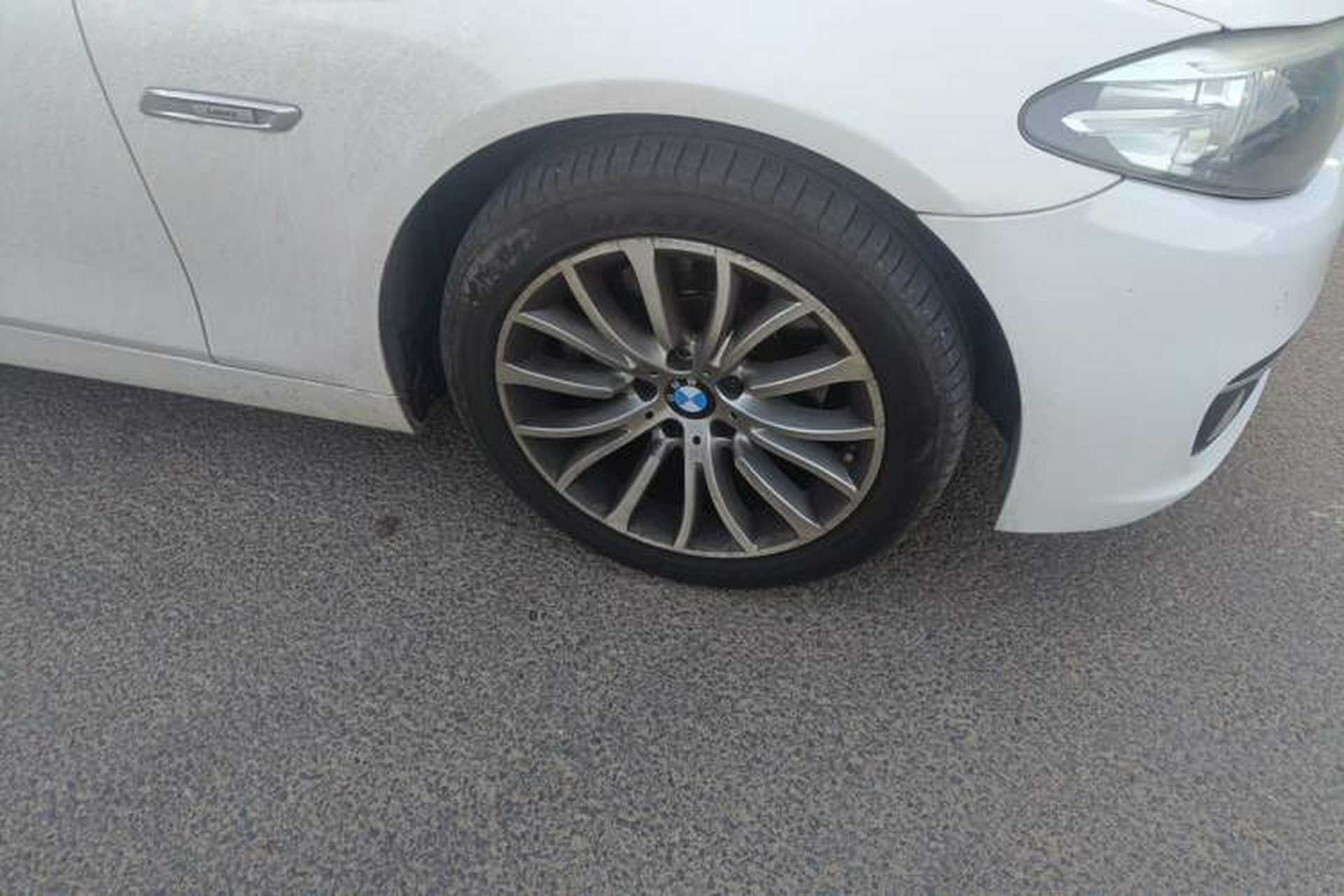 Used BMW 5 Series 2014 525Li Luxury Design Package Right Front Wheel Hub