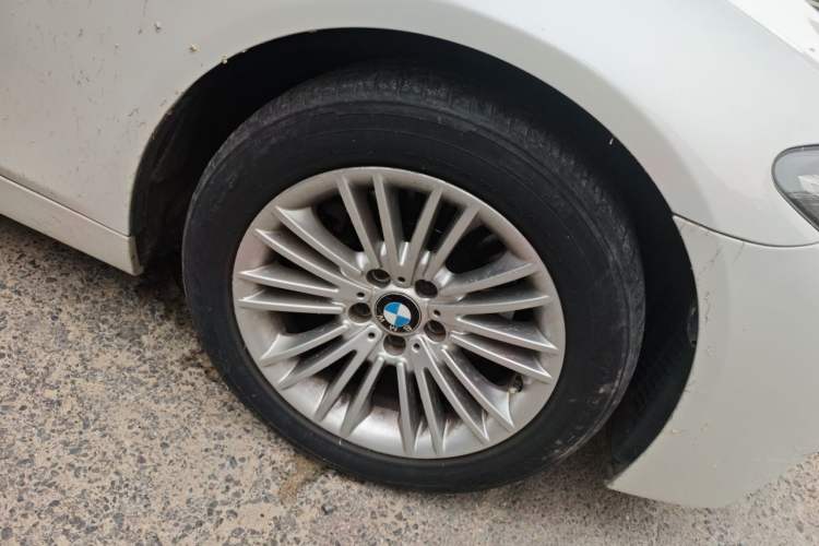 Used BMW 5 Series 2014 525Li Leading Model Right Front Wheel Hub