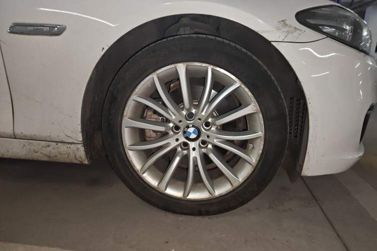 Used BMW 5 Series 2014 525Li Luxury Design Package Right Front Wheel Hub