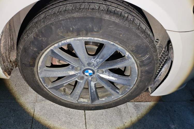 Used BMW 5 Series 2014 520Li Elegant Model Right Front Wheel Hub