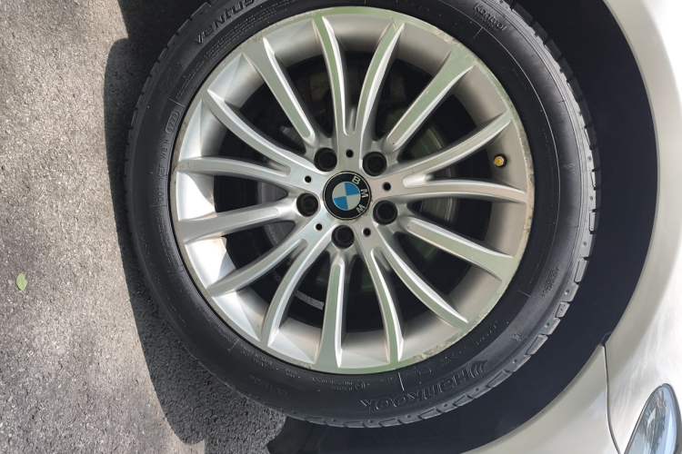 Used BMW 5 Series 2014 525Li Luxury Design Package Right Front Wheel Hub