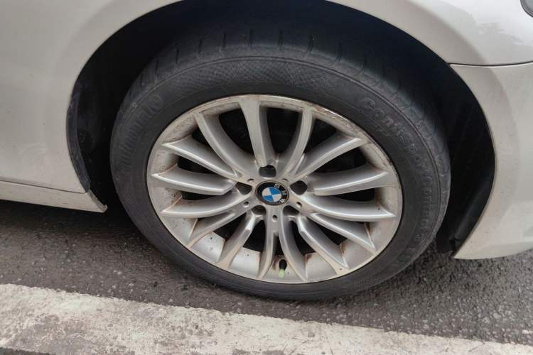 Used BMW 5 Series 2014 525Li Luxury Design Package Right Front Wheel Hub