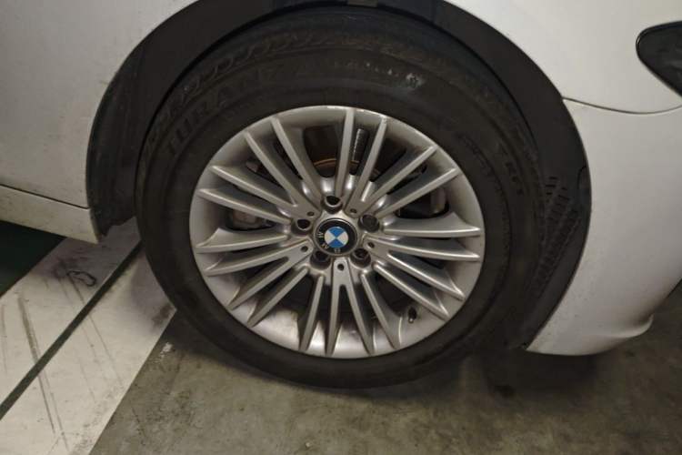Used BMW 5 Series 2014 525Li Leading Model Right Front Wheel Hub