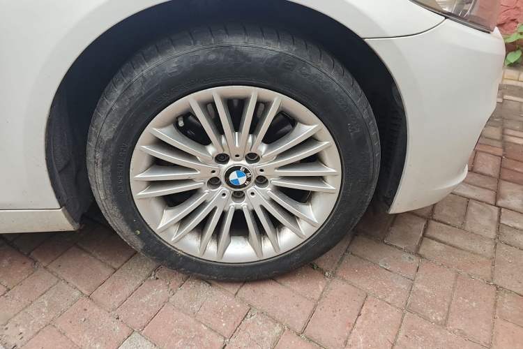 Used BMW 5 Series 2014 525Li Leading Model Right Front Wheel Hub