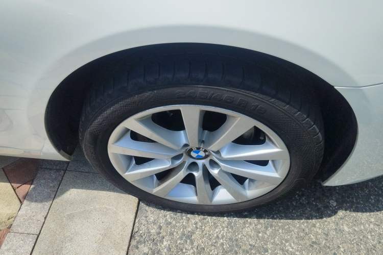 Used BMW 5 Series 2014 528Li Leading Model Right Front Wheel Hub