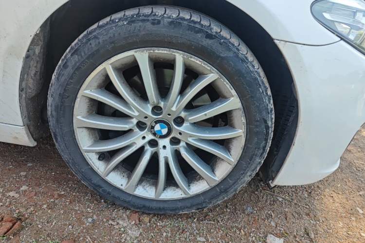 Used BMW 5 Series 2014 525Li Luxury Design Package Right Front Wheel Hub
