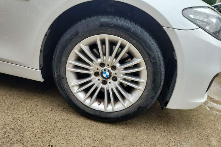Used BMW 5 Series 2014 525Li Leading Model Right Front Wheel Hub