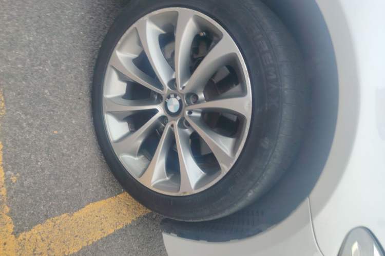 Used BMW 5 Series 2014 525Li Luxury Design Package Right Front Wheel Hub