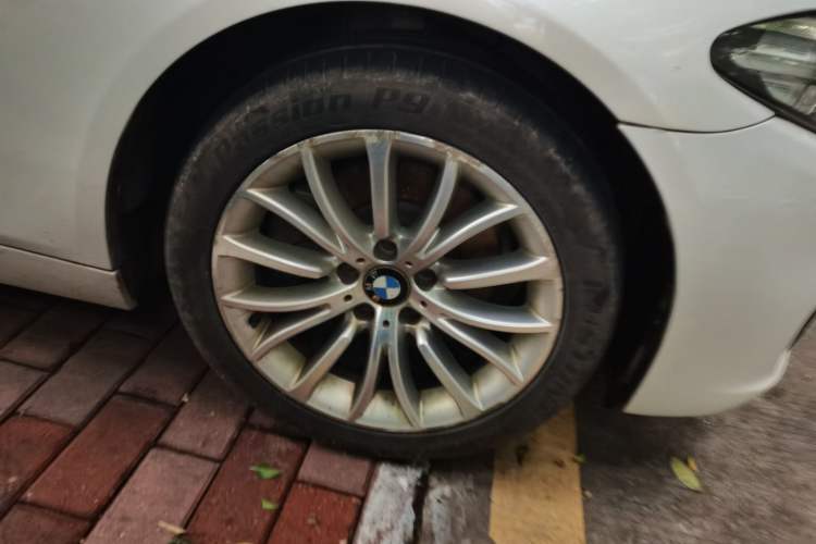 Used BMW 5 Series 2014 525Li Luxury Design Package Right Front Wheel Hub