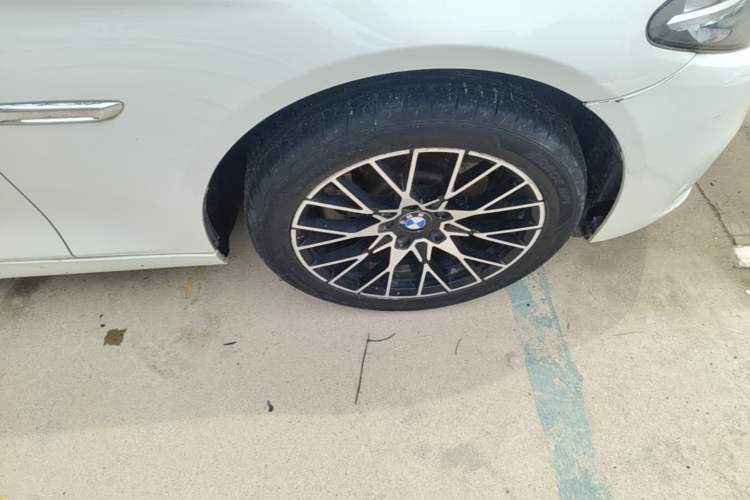 Used BMW 5 Series 2014 528Li xDrive Premium Edition Right Front Wheel Hub