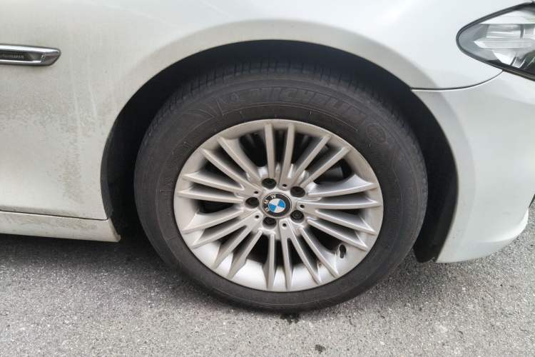 Used BMW 5 Series 2014 525Li Leading Model Right Front Wheel Hub