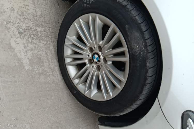 Used BMW 5 Series 2014 525Li Leading Model Right Front Wheel Hub