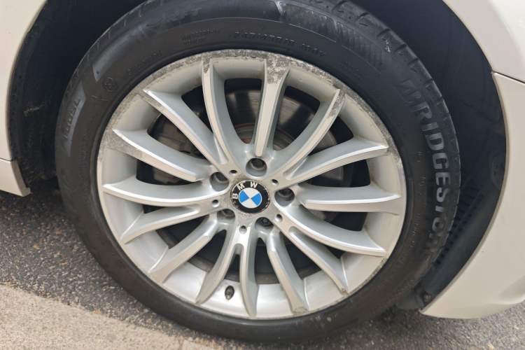 Used BMW 5 Series 2014 525Li Luxury Design Package Right Front Wheel Hub