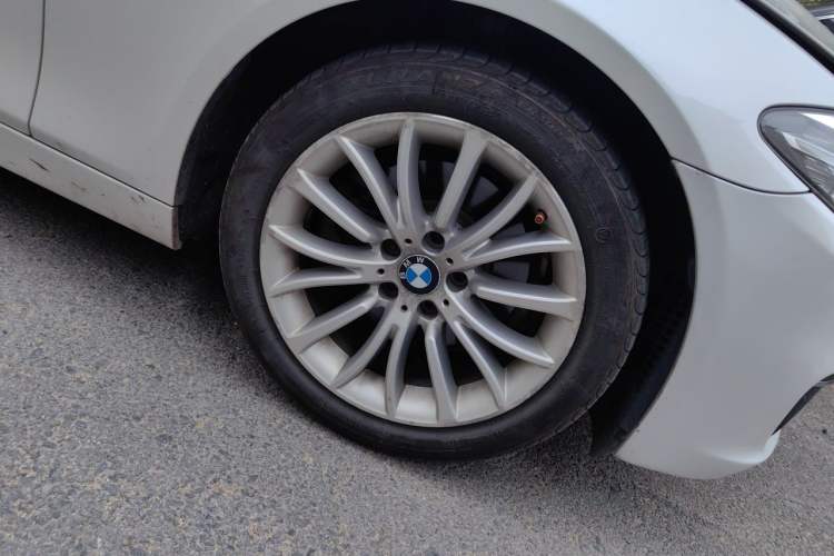 Used BMW 5 Series 2014 525Li Luxury Design Package Right Front Wheel Hub