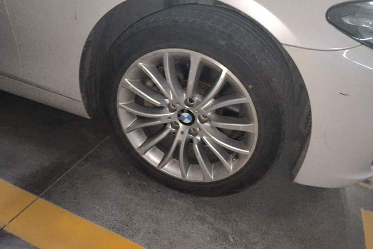 Used BMW 5 Series 2014 525Li Luxury Design Package Right Front Wheel Hub